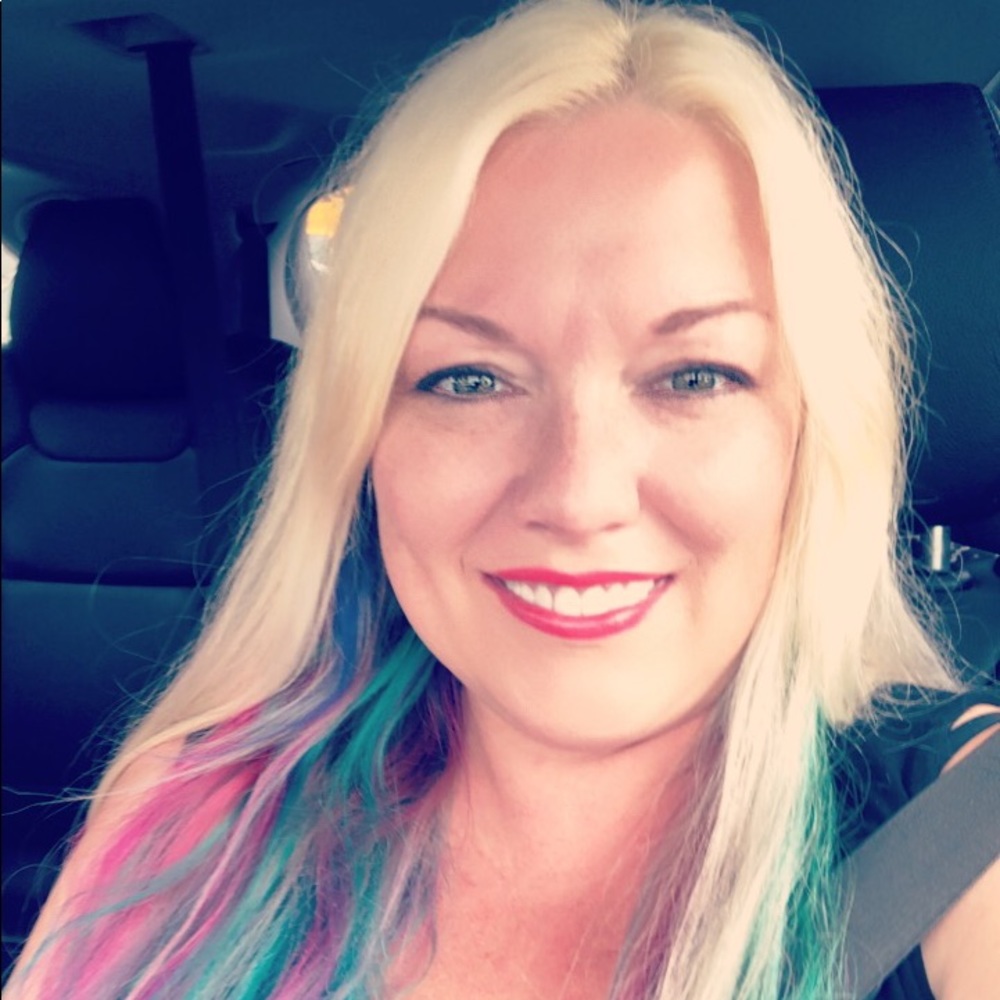 Meet your Posher, Dena